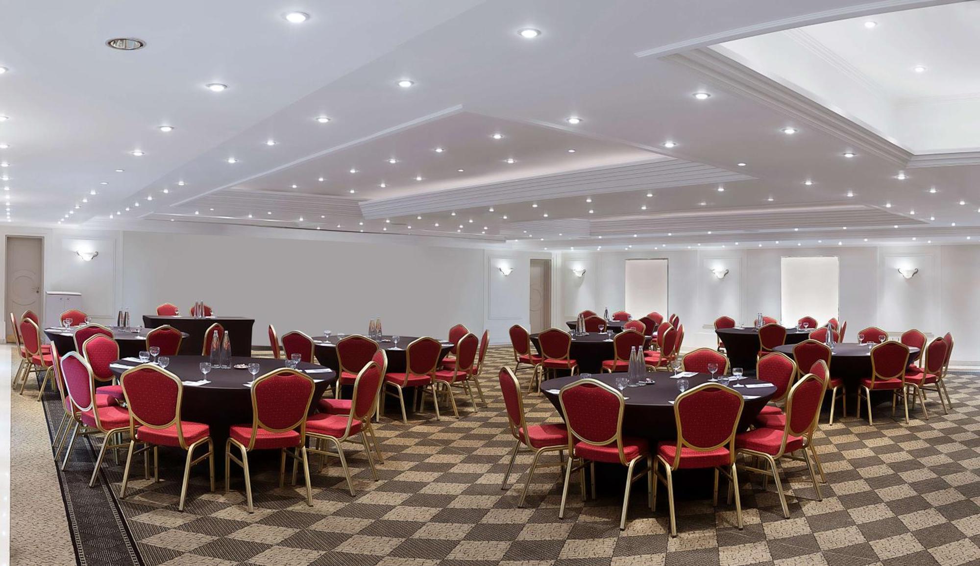 Hotel Radisson Blu Martinez 5*
